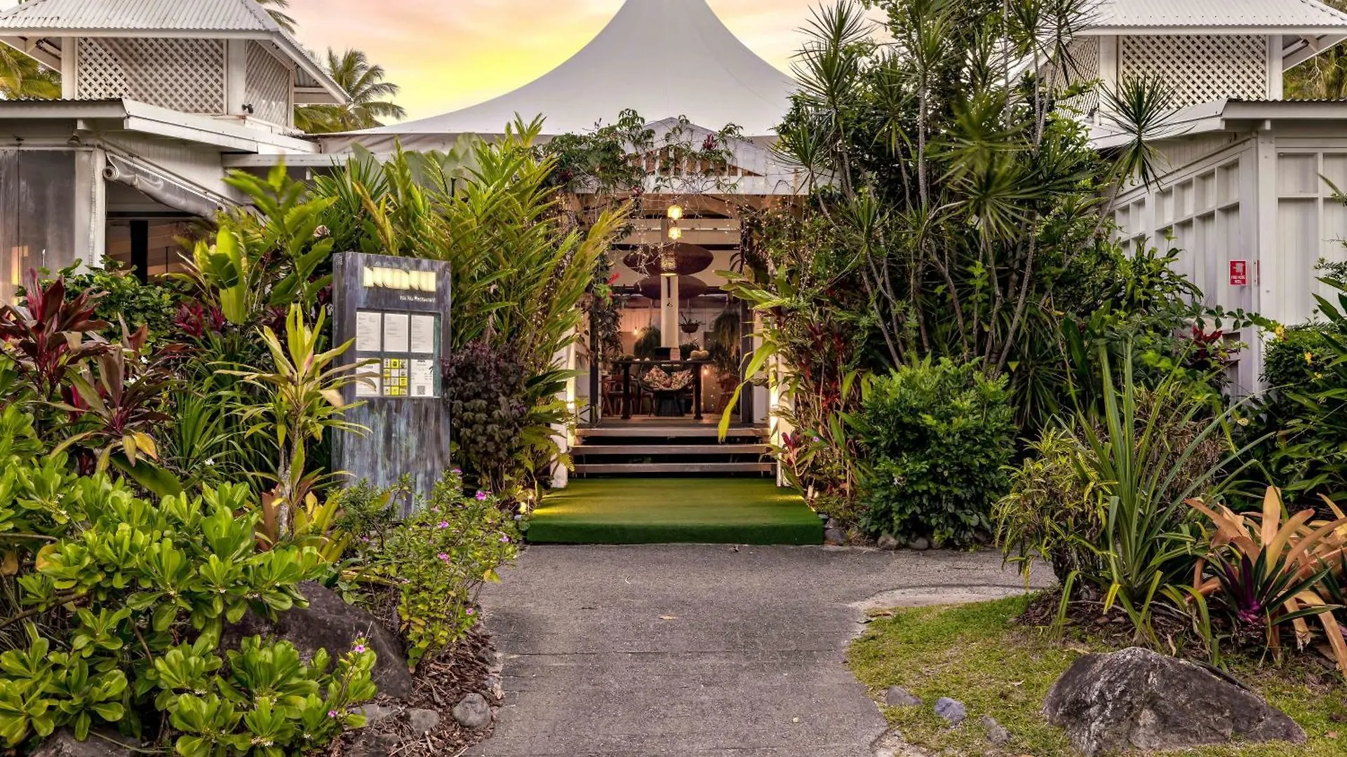 Apartment Alamanda Palm Cove By Belle Escapes