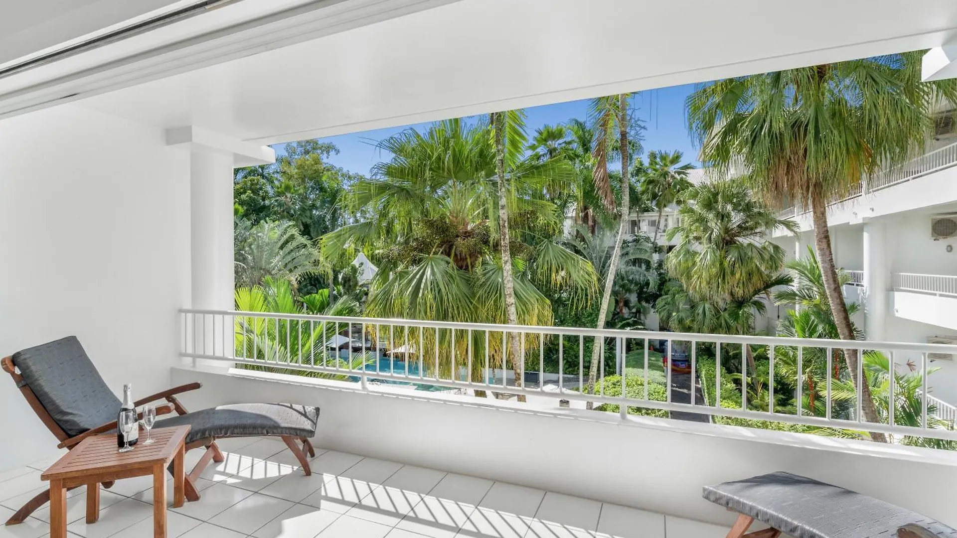 Alamanda Palm Cove By Belle Escapes Apartment