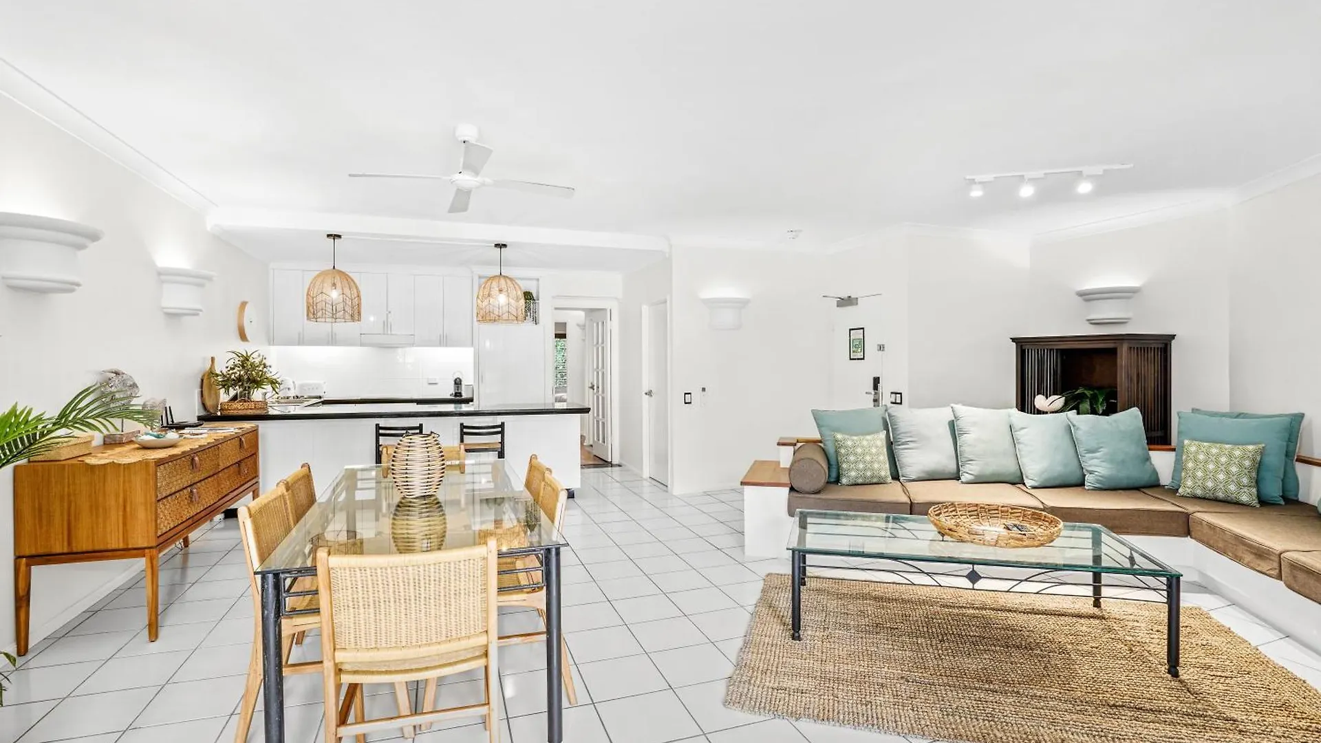 Apartment Alamanda Palm Cove By Belle Escapes Australia