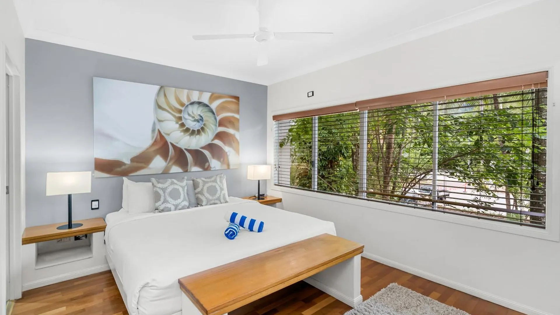 Apartment Alamanda Palm Cove By Belle Escapes