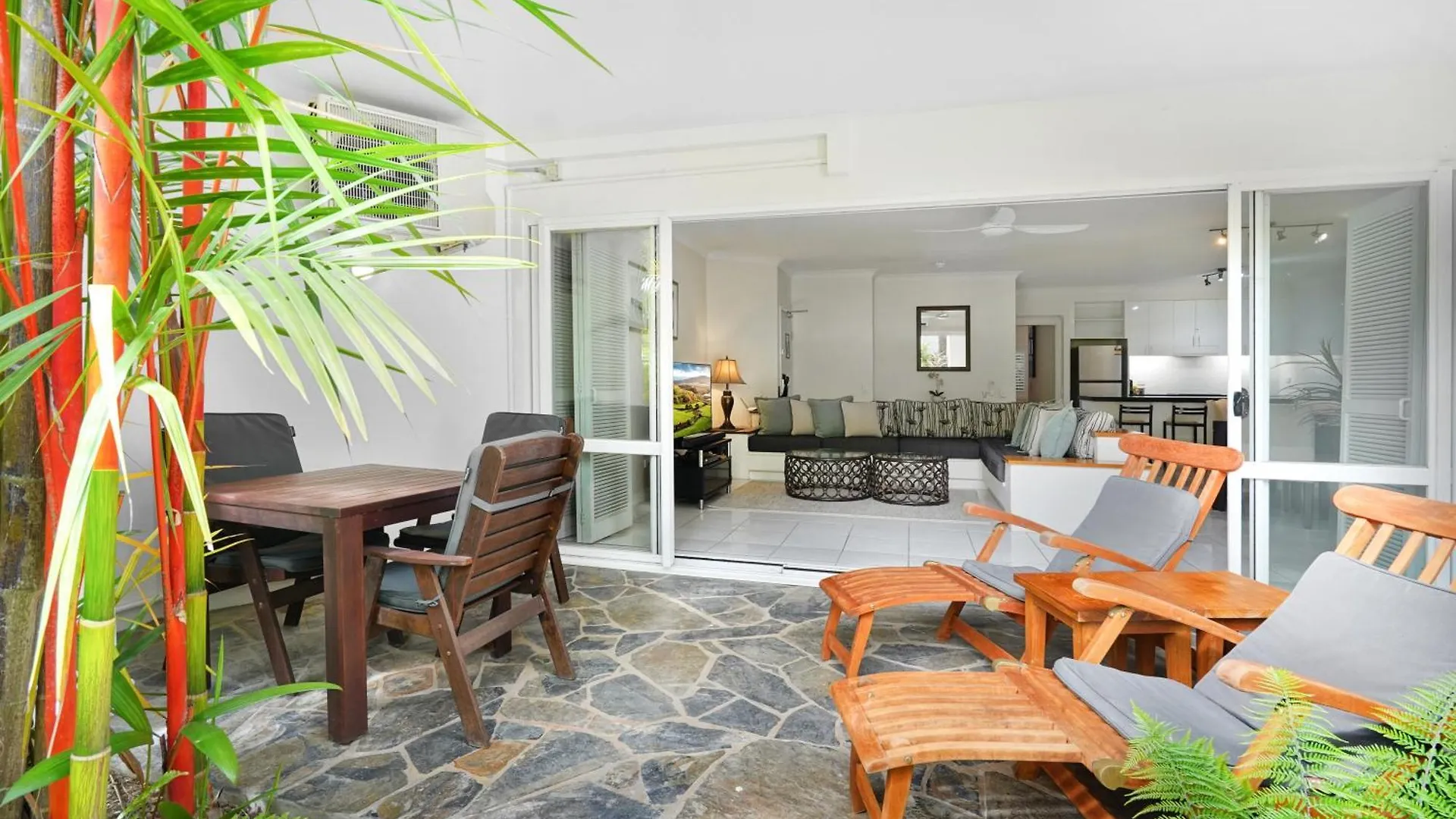 Apartment Alamanda Palm Cove By Belle Escapes