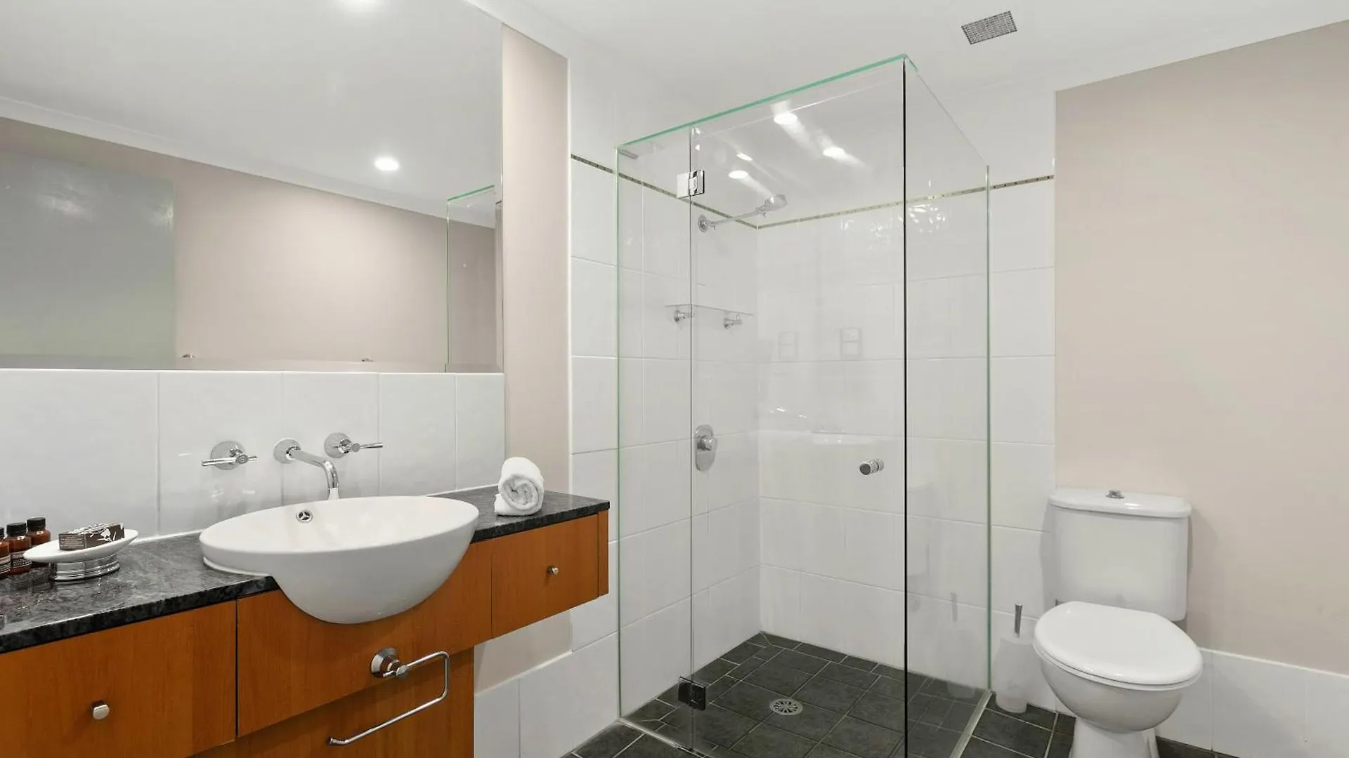 Apartment Alamanda Palm Cove By Belle Escapes Australia
